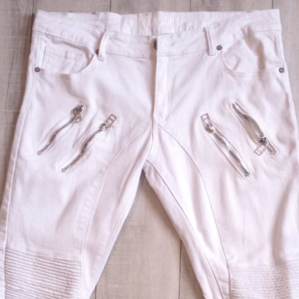 White Shorts with Zipper Design